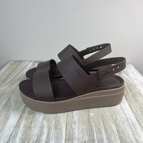 Crocs Sandals Women's Brown Brooklyn Low Wedge Size 9 - Picture 1 of 12